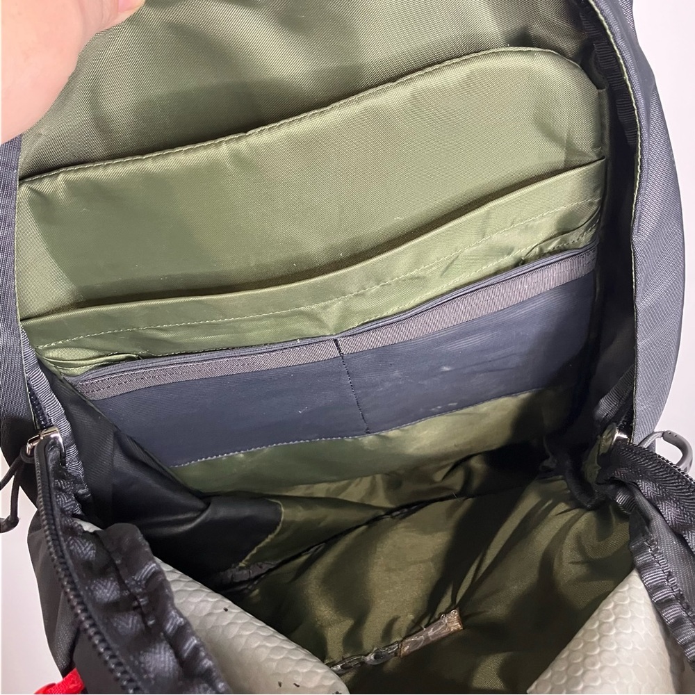 Osprey Centauri backpack with embroidery dark gray - Picture 5 of 9